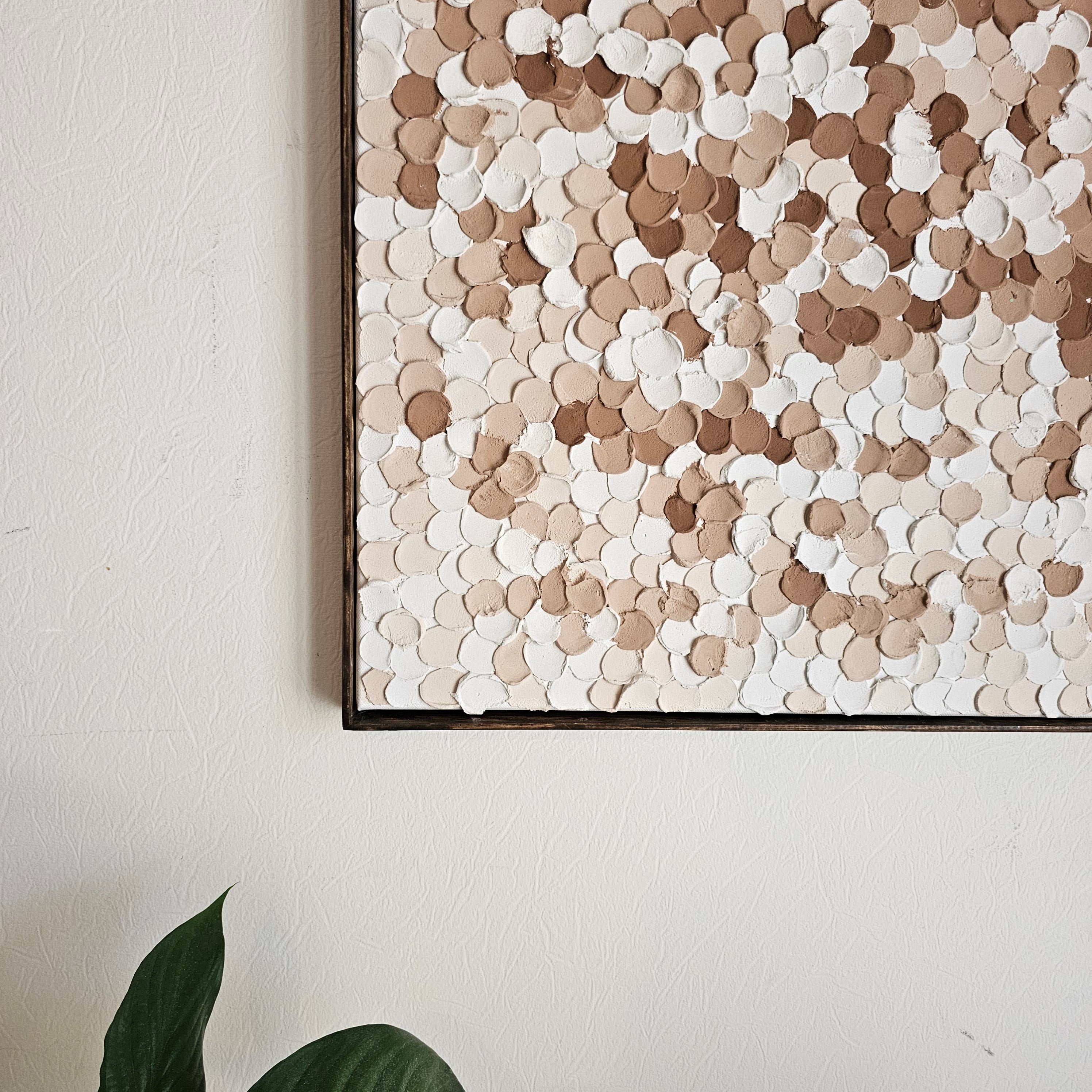 Beige Dots (61x50 cm)